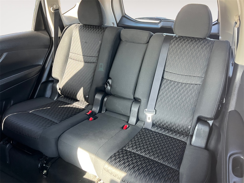 Vehicle image 13 of 36