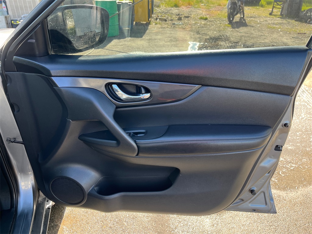 Vehicle image 17 of 36