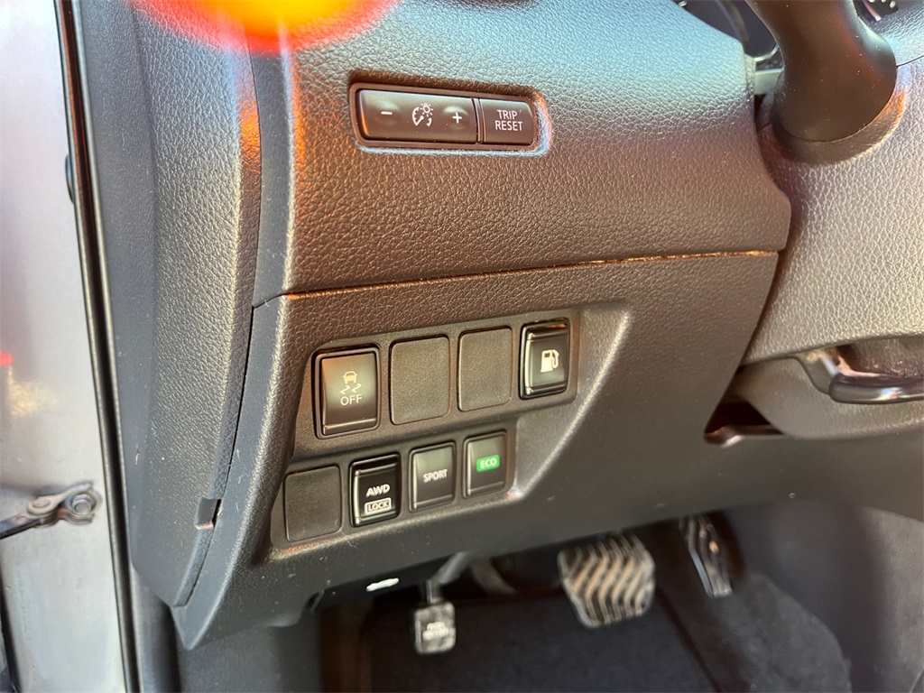 Vehicle image 20 of 36