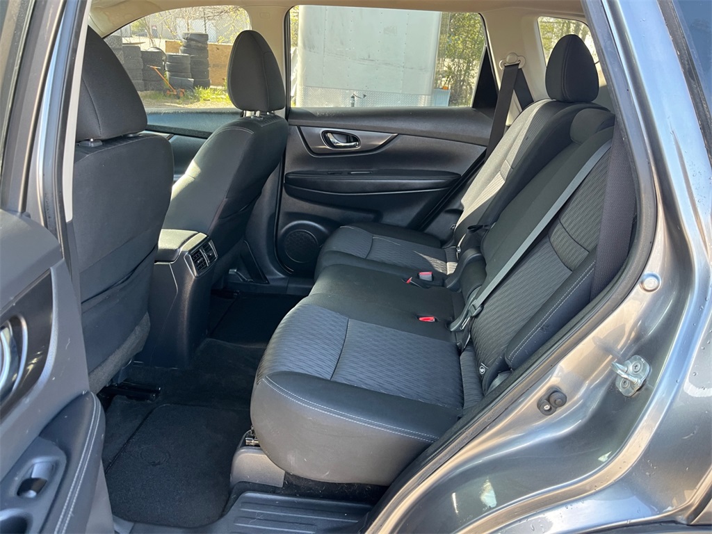 Vehicle image 25 of 36