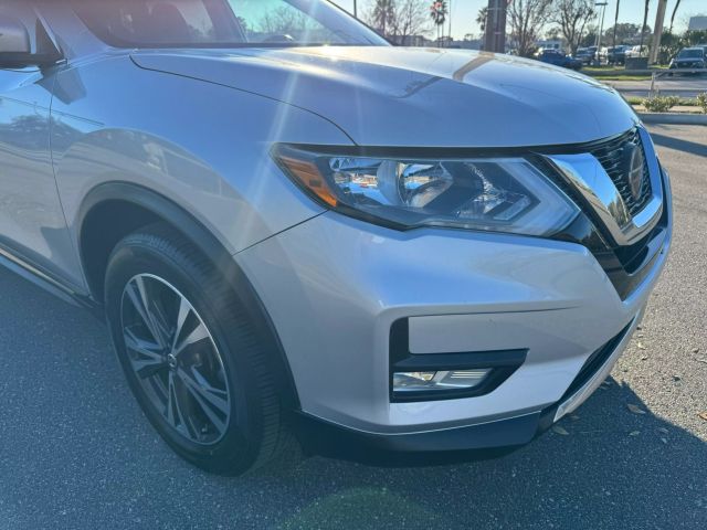 Vehicle image 9 of 34