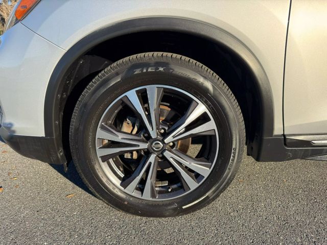 Vehicle image 21 of 34