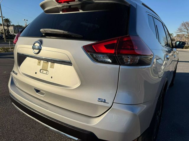 Vehicle image 25 of 34