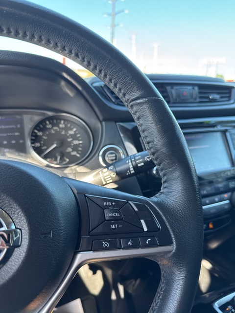 Vehicle image 28 of 34