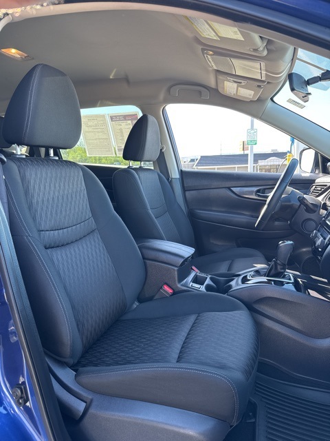 Vehicle image 14 of 34