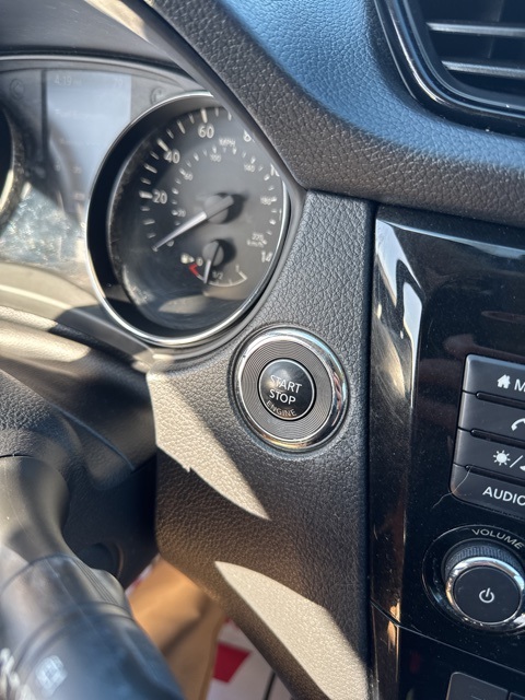 Vehicle image 27 of 34