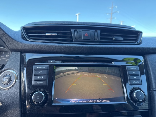 Vehicle image 23 of 34