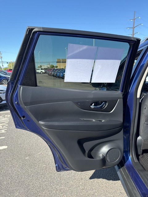Vehicle image 13 of 34