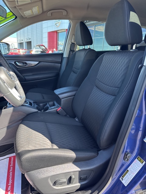 Vehicle image 10 of 34