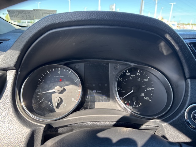 Vehicle image 21 of 34