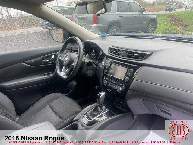 Vehicle image 9 of 16