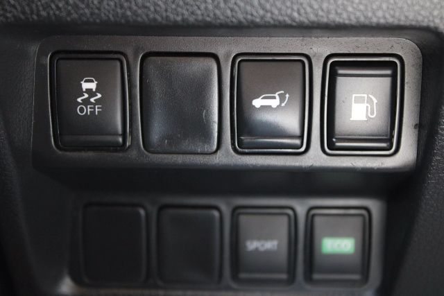 Vehicle image 16 of 29