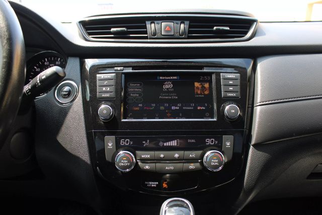 Vehicle image 7 of 29
