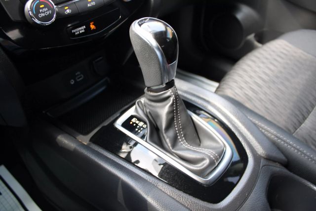 Vehicle image 12 of 29