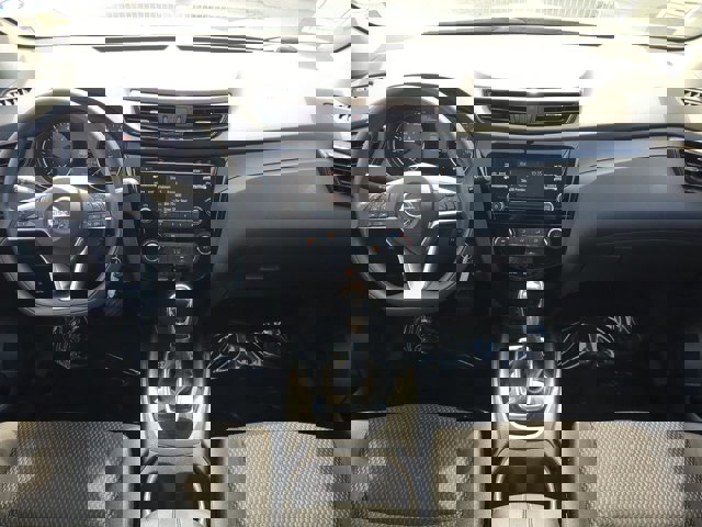 Vehicle image 15 of 25