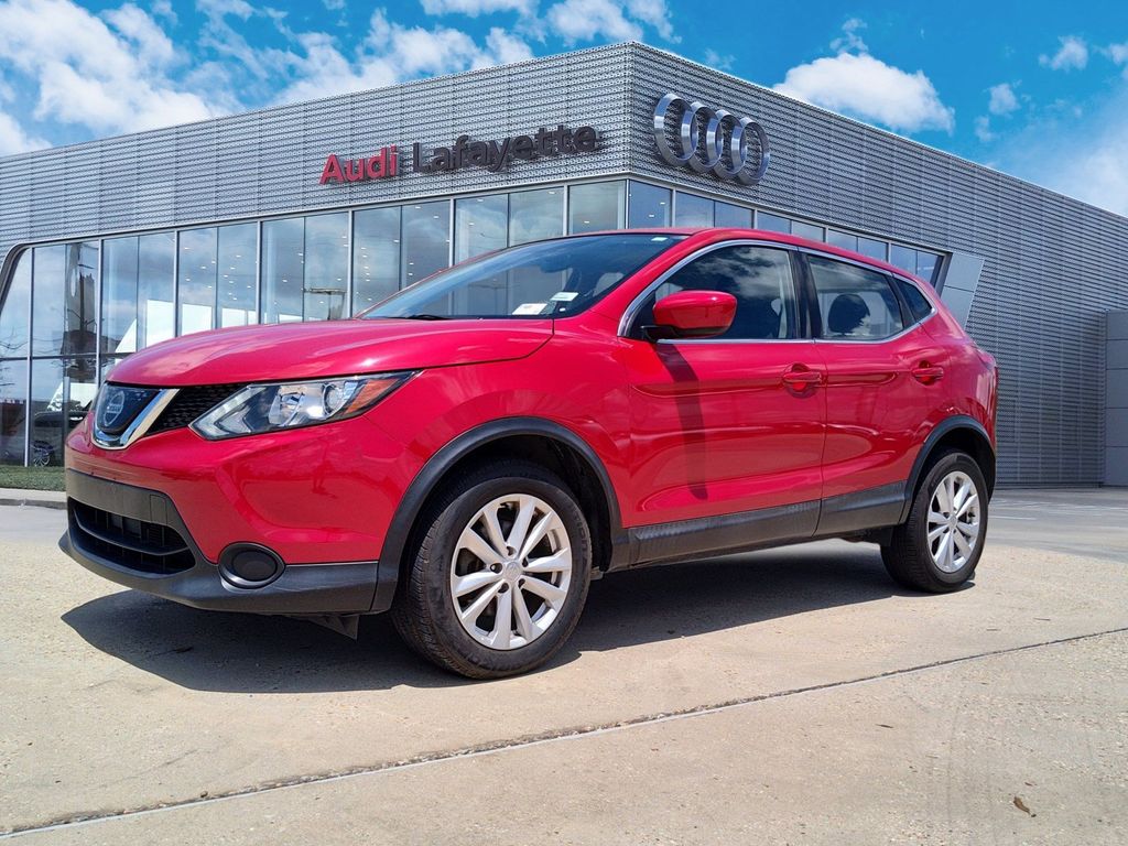 2018 Nissan Rogue Sport S Image 1 of 35
