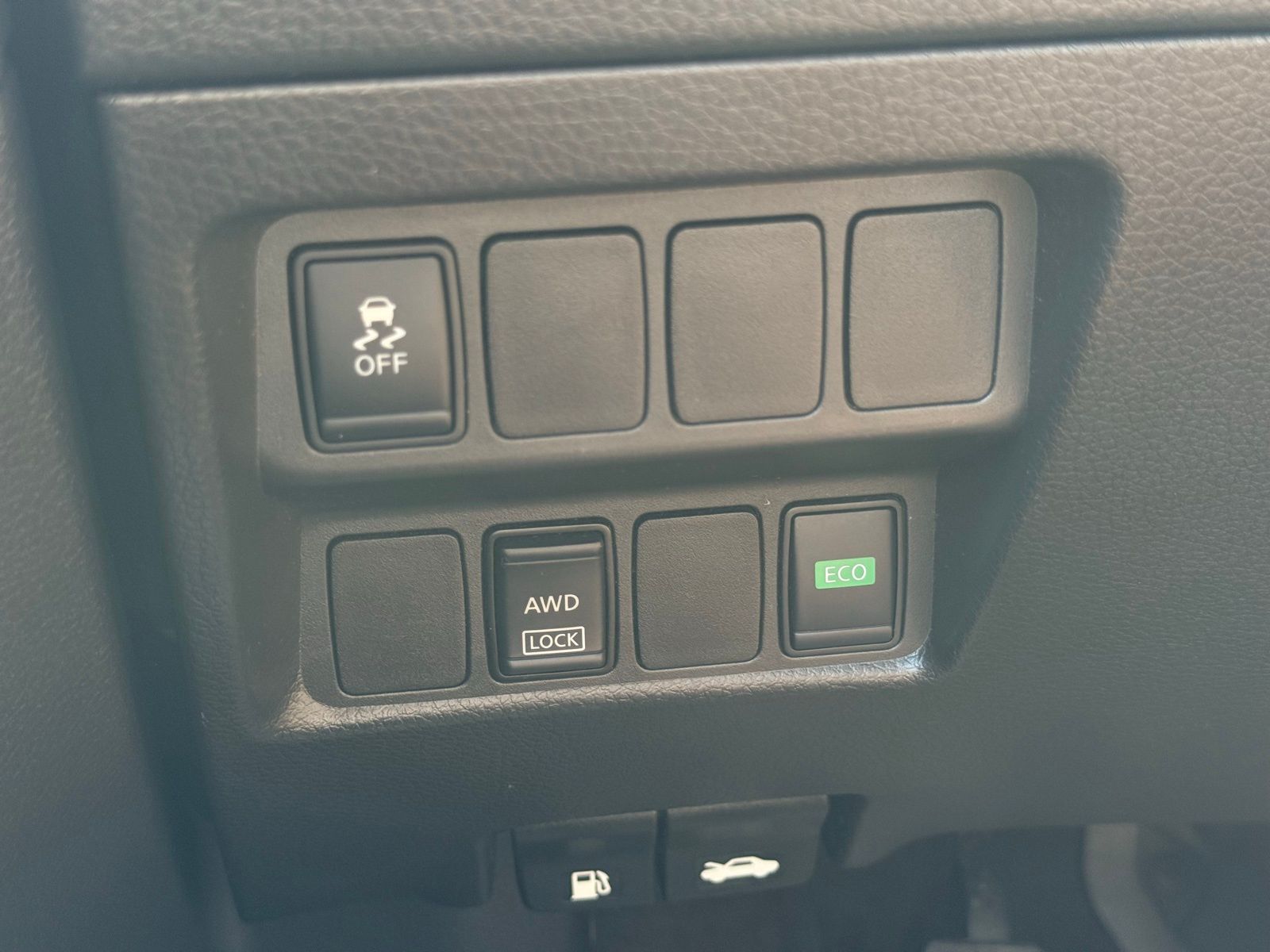 2018 Nissan Rogue Sport SV Image 32 of 36