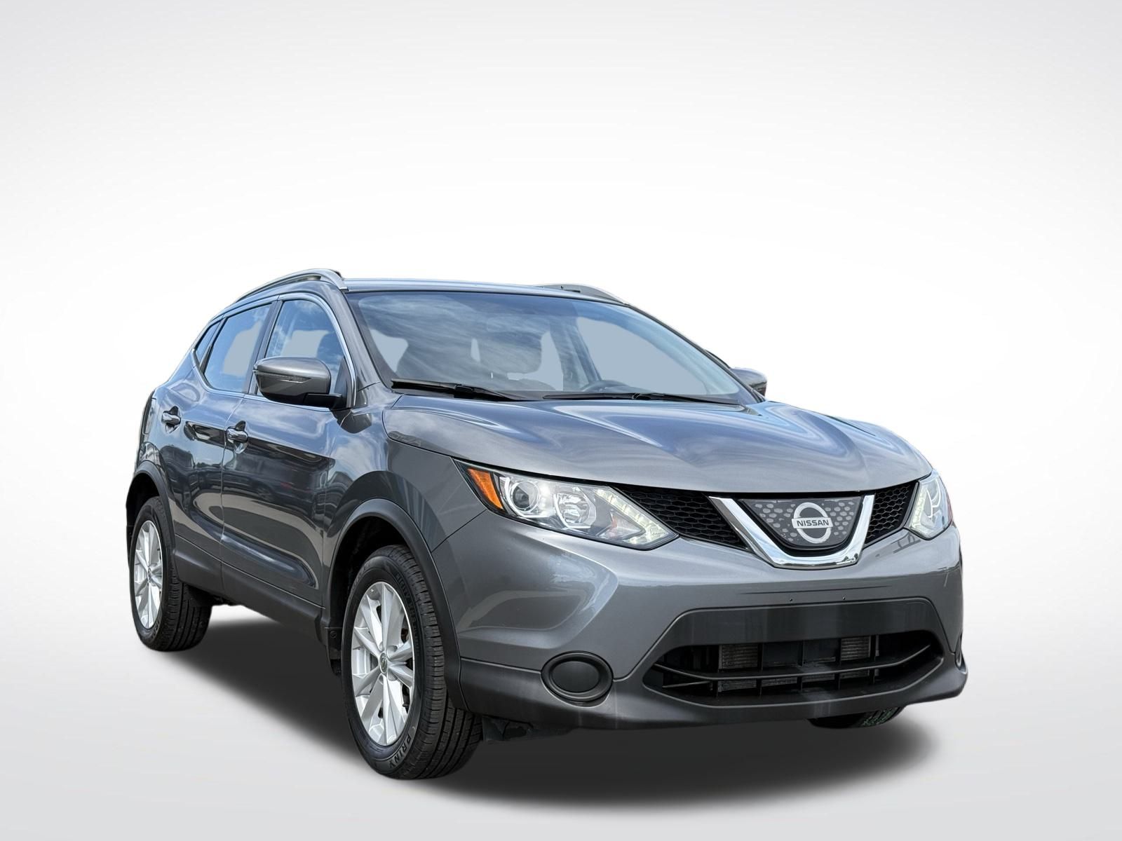 2018 Nissan Rogue Sport SV Image 4 of 36