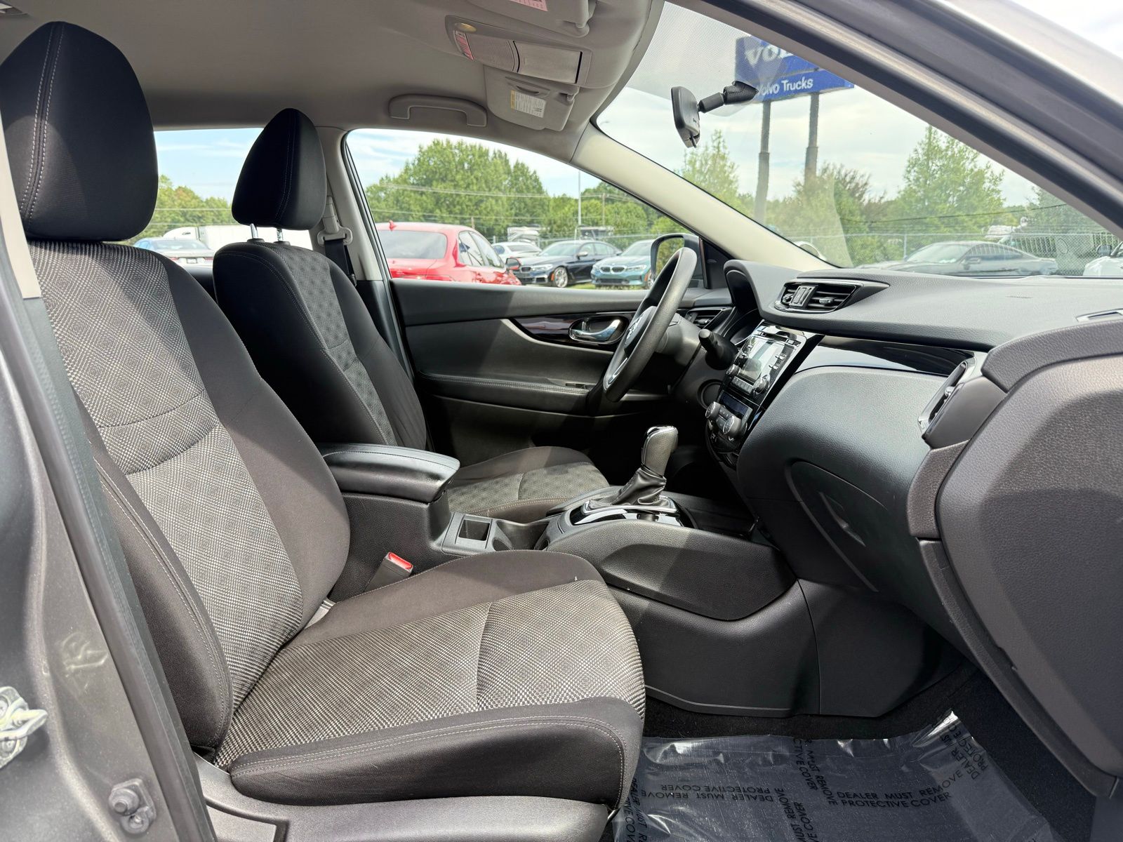 2018 Nissan Rogue Sport SV Image 21 of 36