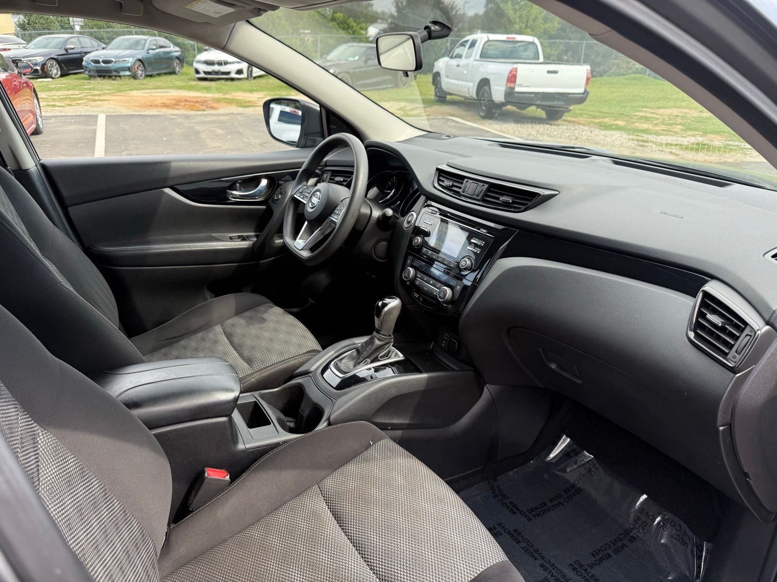 2018 Nissan Rogue Sport SV Image 25 of 36