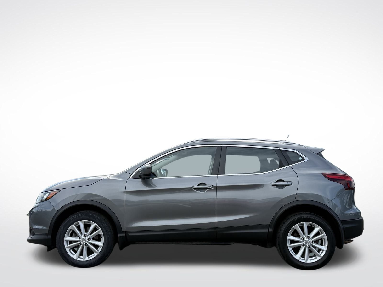 2018 Nissan Rogue Sport SV Image 10 of 36