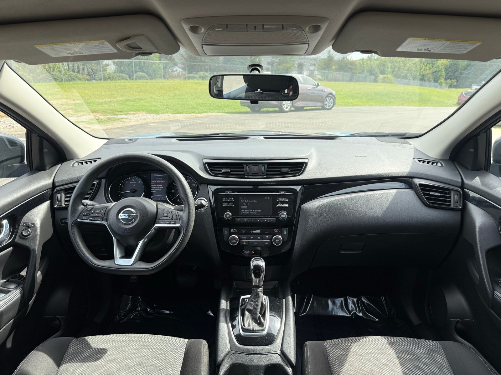 2018 Nissan Rogue Sport SV Image 22 of 36