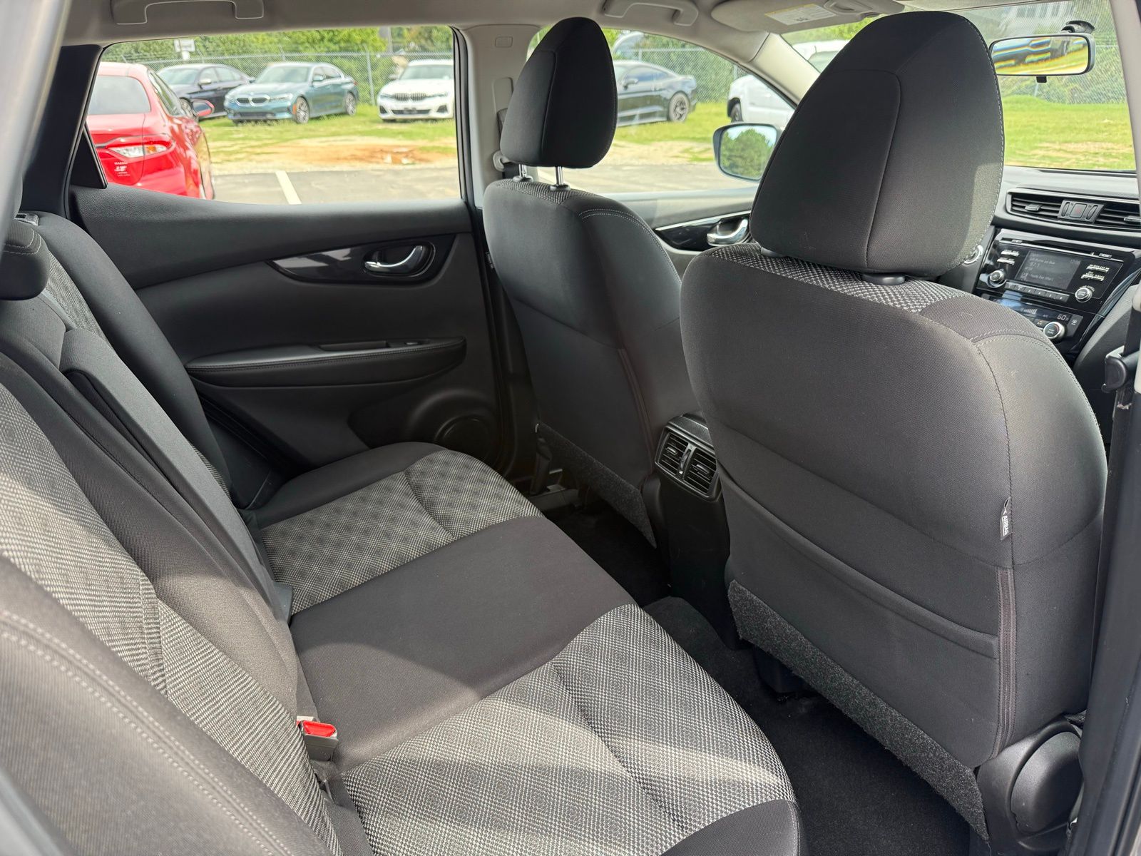 2018 Nissan Rogue Sport SV Image 16 of 36