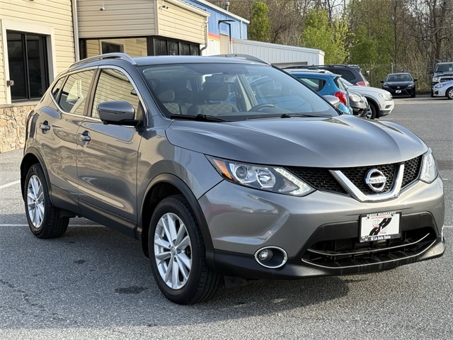 Vehicle image 3 of 25