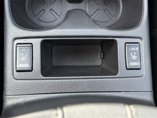 Vehicle image 23 of 25
