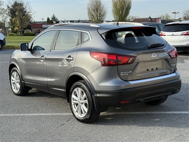 Vehicle image 7 of 25