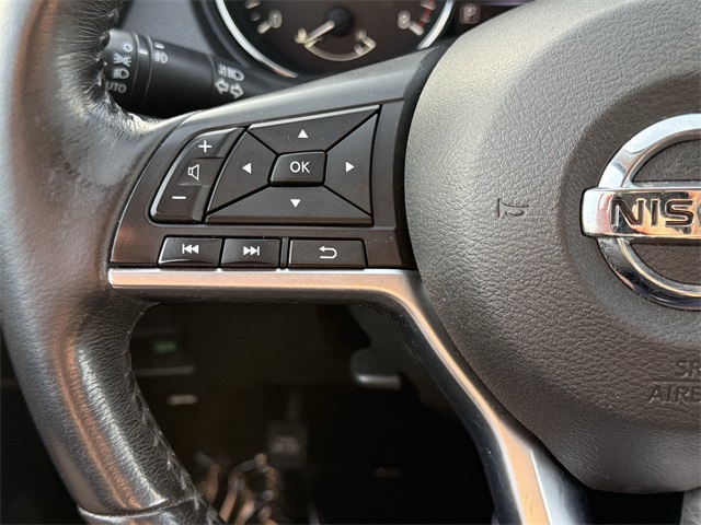 Vehicle image 19 of 25