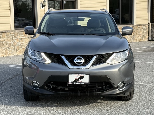Vehicle image 2 of 25