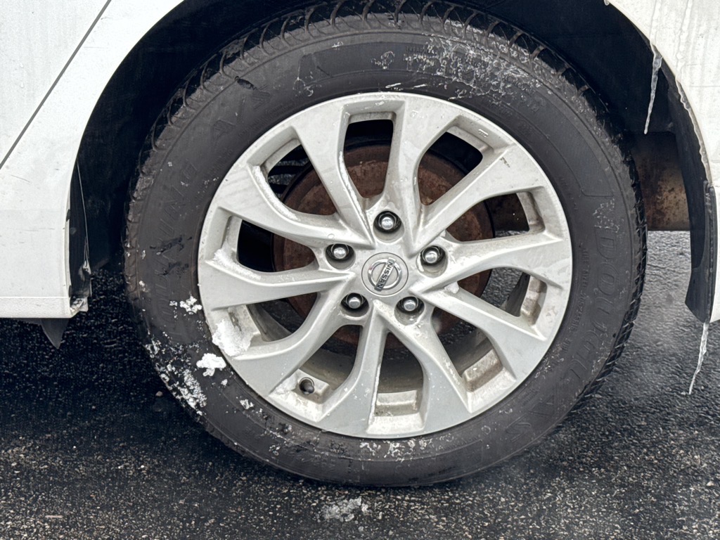 Vehicle image 6 of 21