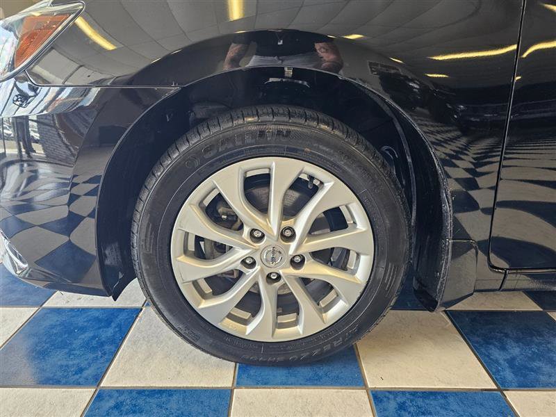 Vehicle image 22 of 24