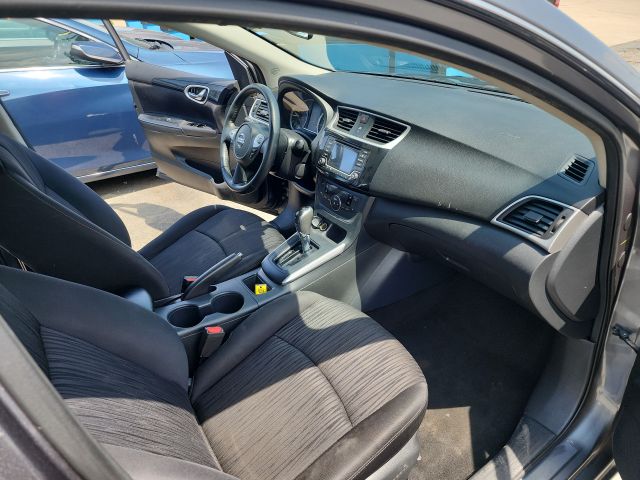 Vehicle image 8 of 10