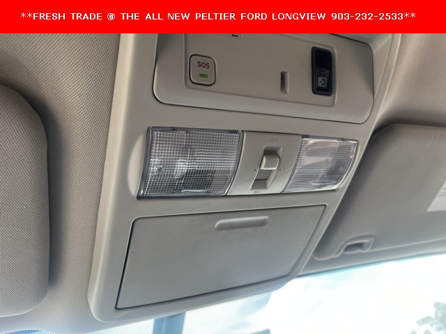 Vehicle image 17 of 32