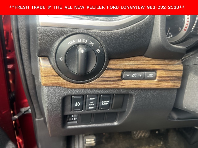 Vehicle image 20 of 32