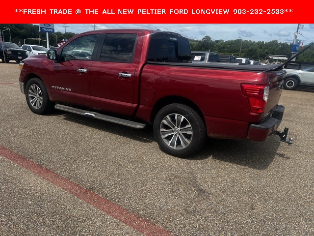 Vehicle image 8 of 32