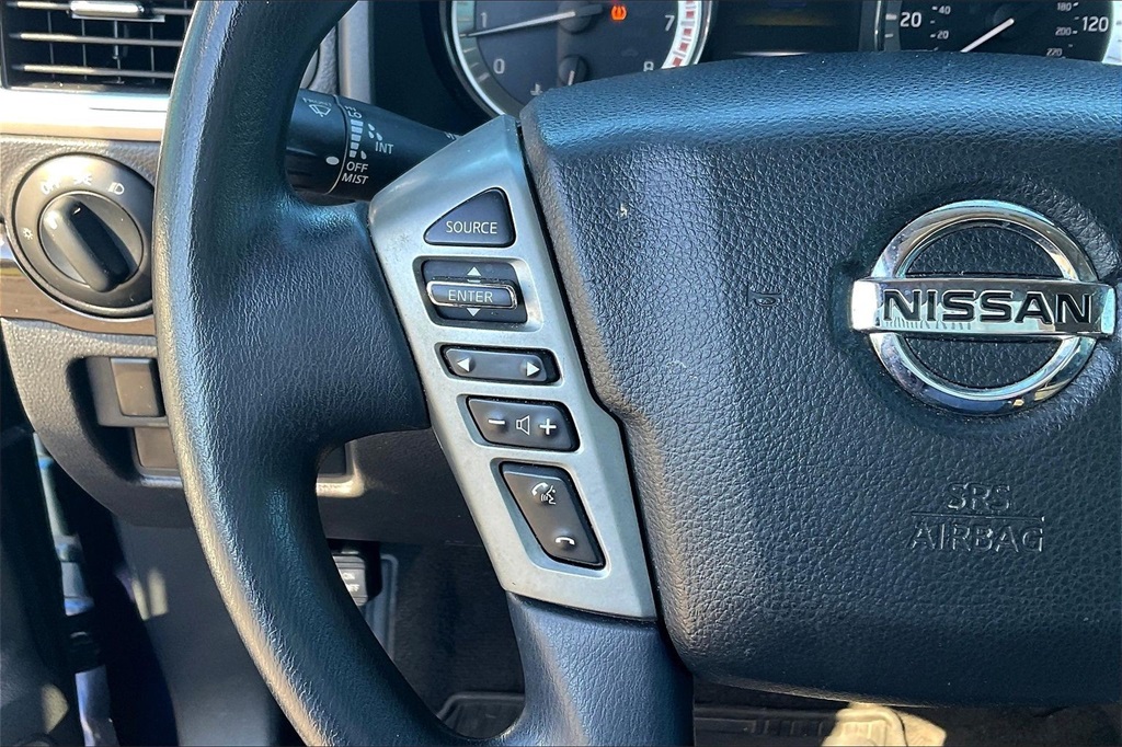 2018 Nissan Titan SV Image 18 of 33
