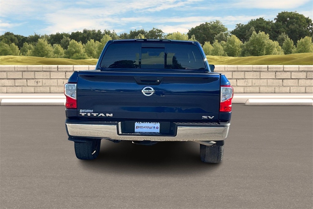 2018 Nissan Titan SV Image 5 of 33