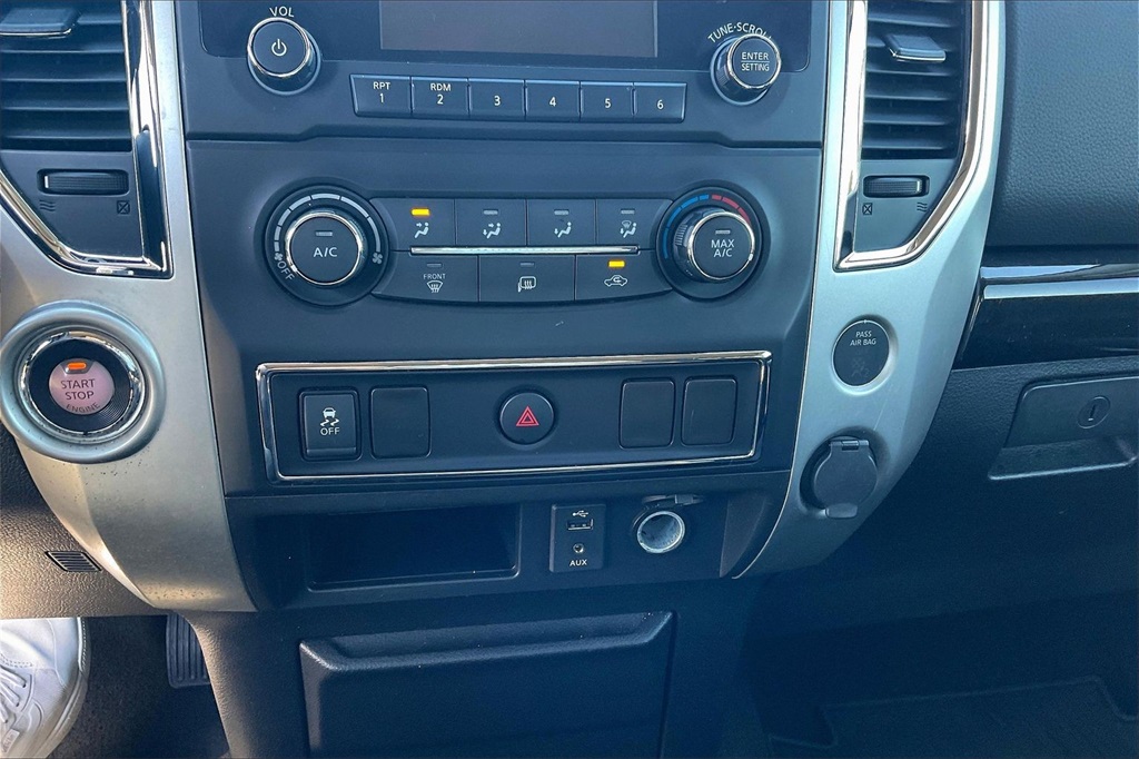 2018 Nissan Titan SV Image 26 of 33