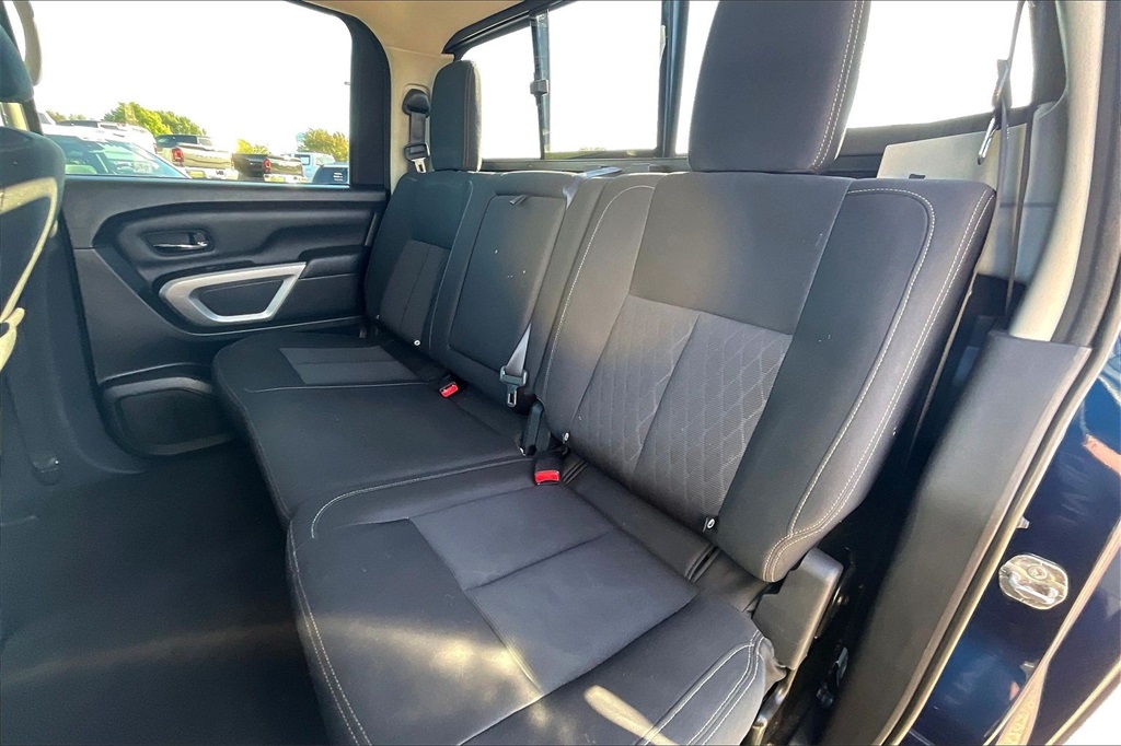 2018 Nissan Titan SV Image 10 of 33