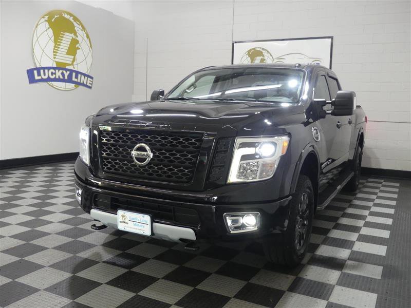 2018 Nissan Titan XD PRO-4X Image 1 of 43