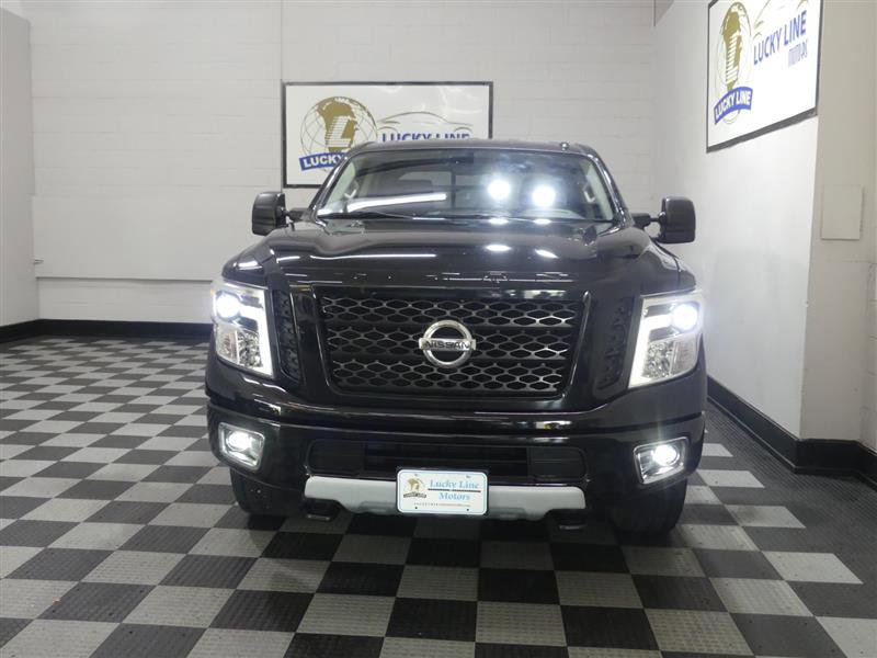 2018 Nissan Titan XD PRO-4X Image 3 of 43