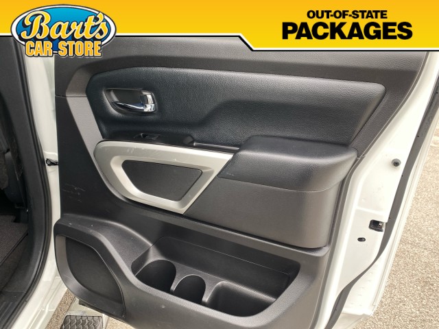 Vehicle image 8 of 34