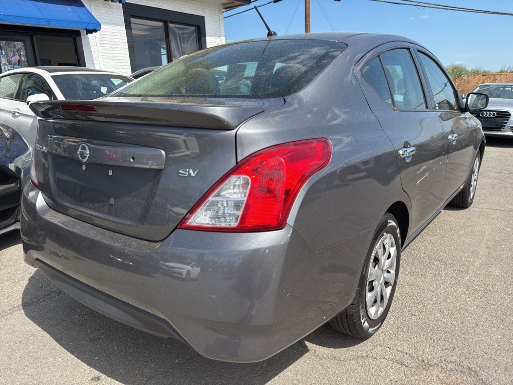 2018 Nissan Versa SV Image 3 of 20