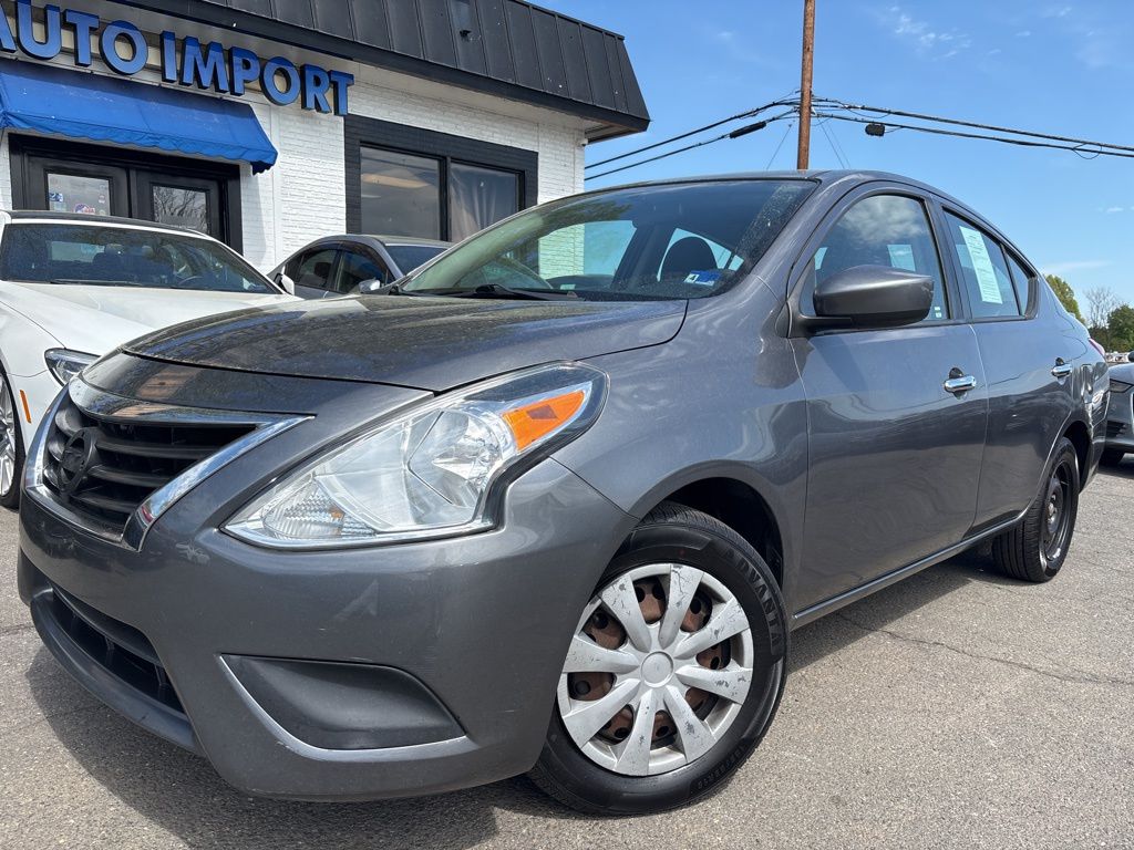 2018 Nissan Versa SV Image 1 of 20