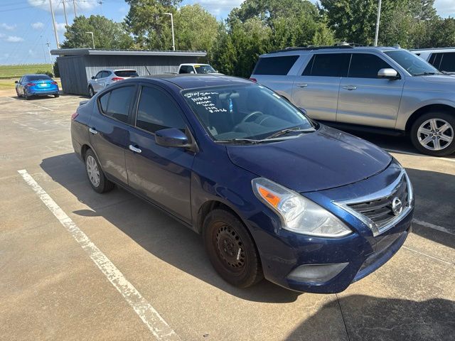 2018 Nissan Versa SV Image 3 of 15