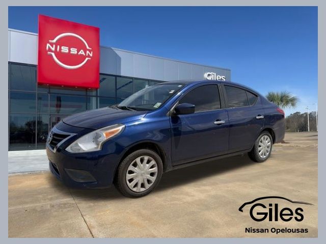 2018 Nissan Versa SV Image 1 of 15