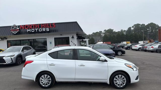 Vehicle image 4 of 23